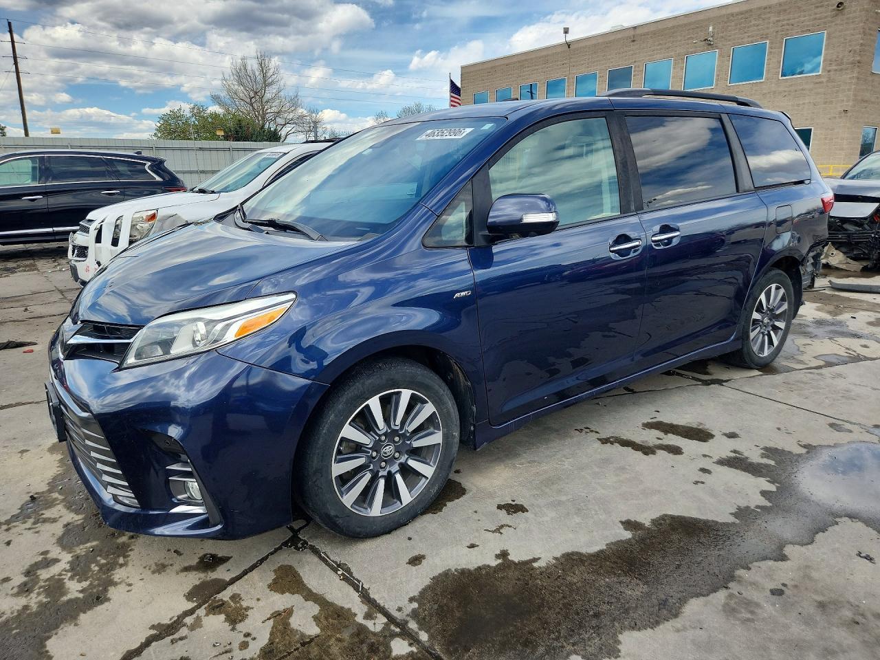 2019 Toyota Sienna Limited Premium 7-Passenger - zdjęcie główne