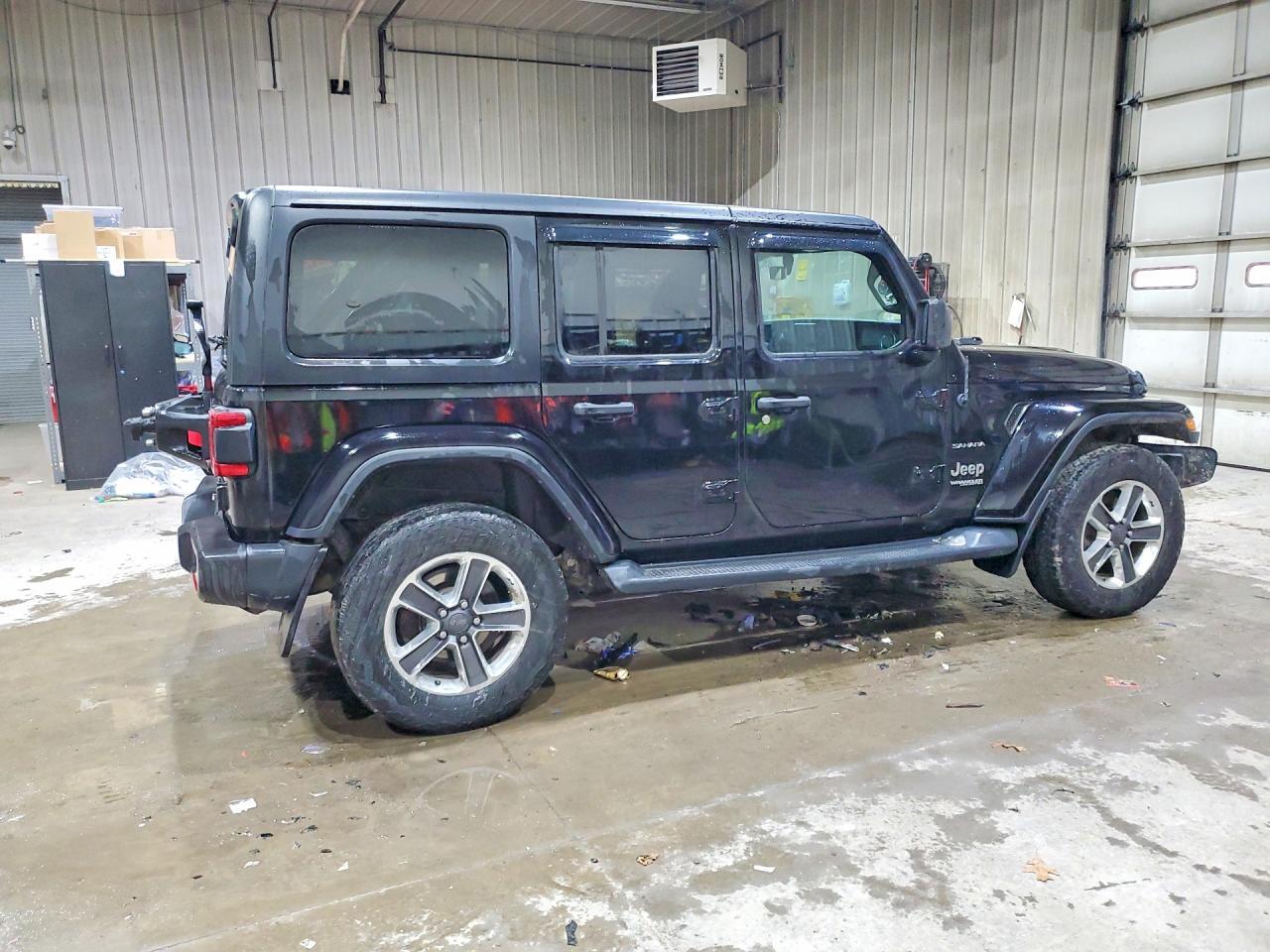 2018 Jeep Wrangler Unlimited Sahara - zdjęcie 3