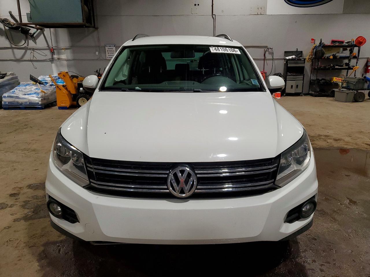 2014 Volkswagen Tiguan S - zdjęcie 5