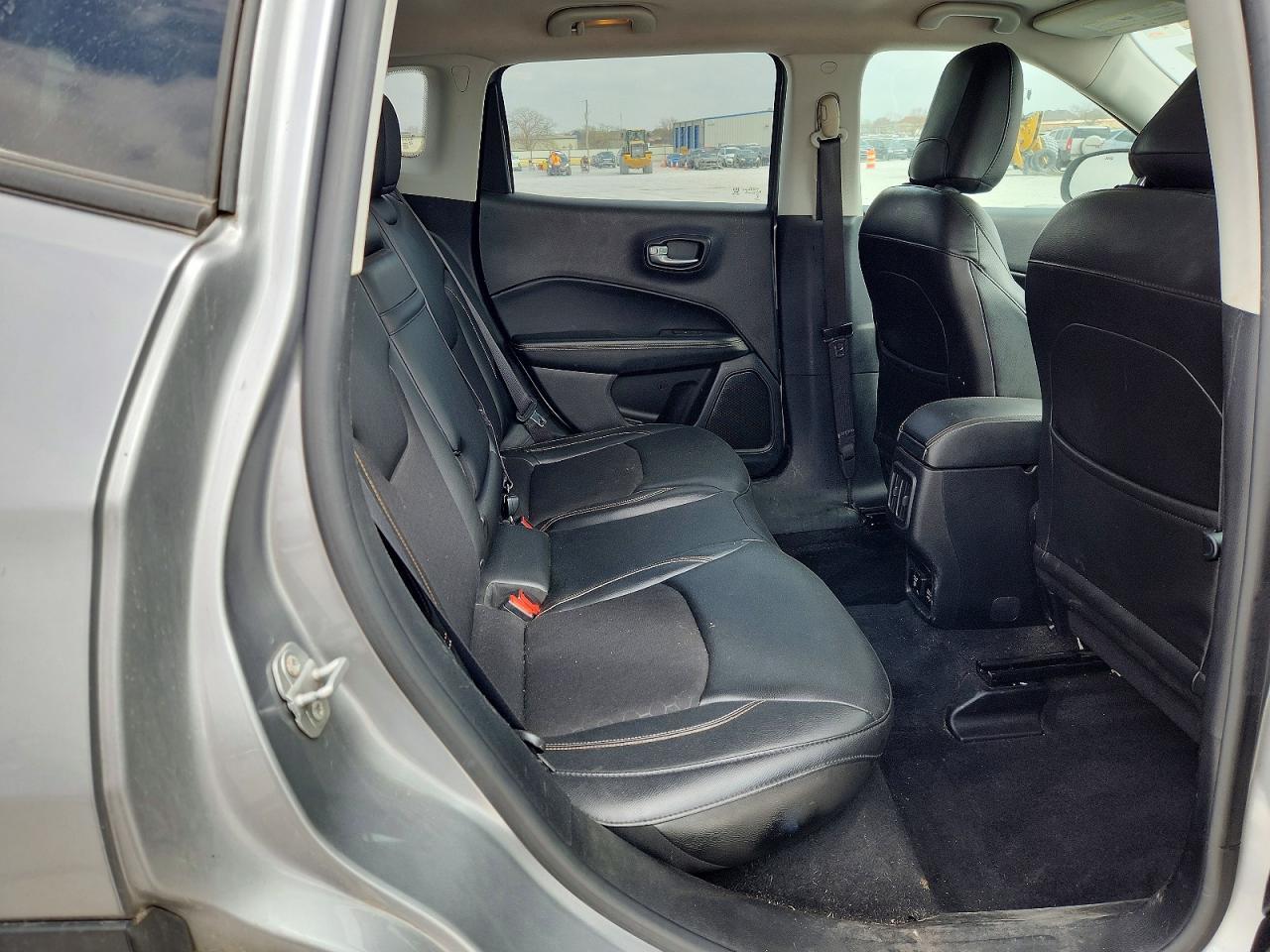 2018 Jeep Compass Latitude - zdjęcie 11