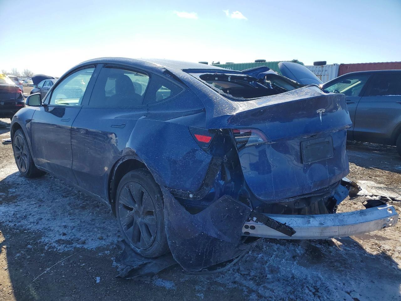 2024 Tesla Model Y - zdjęcie 2