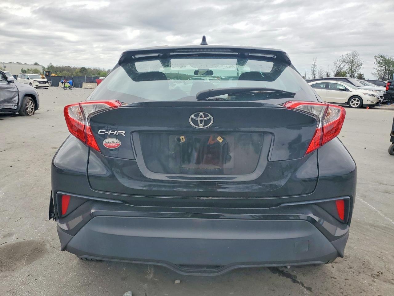 2020 Toyota C-Hr Le - zdjęcie 6