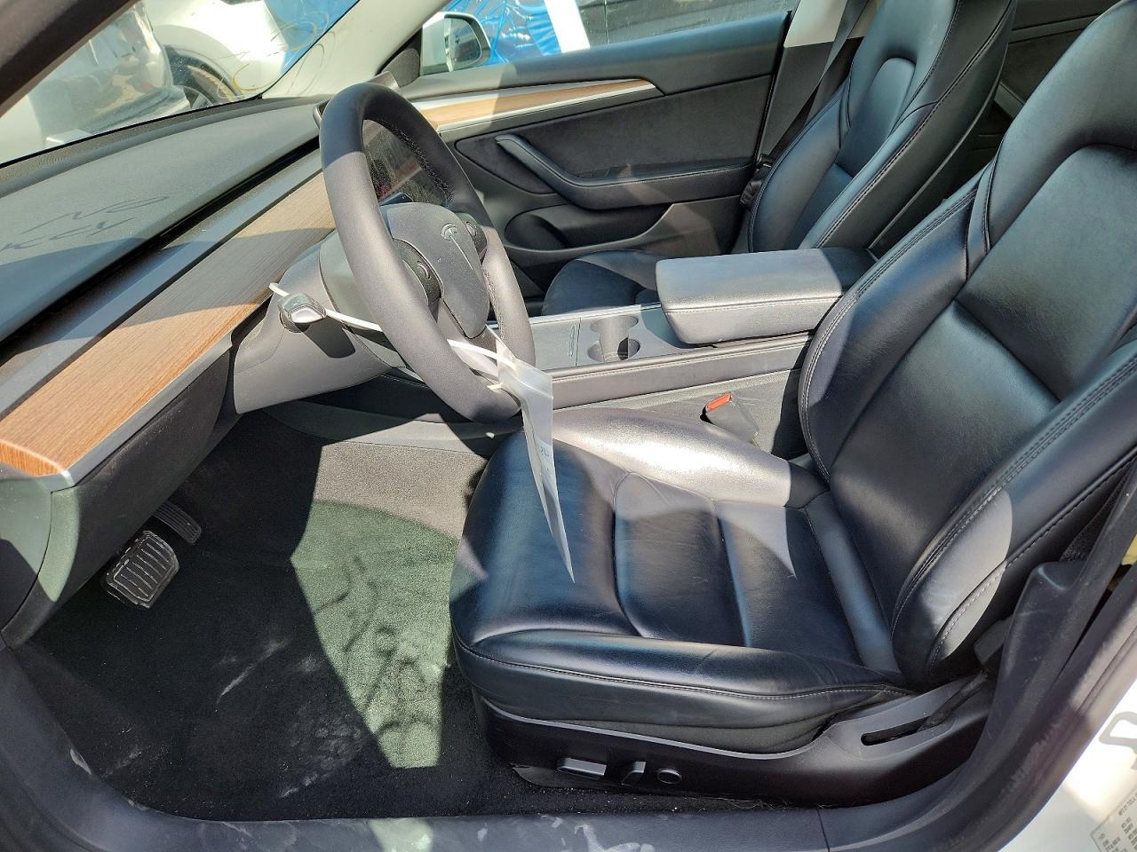 2022 Tesla Model 3 - zdjęcie 7