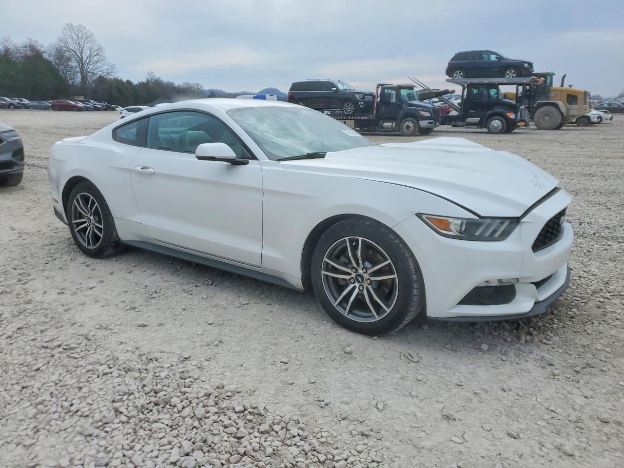 2015 Ford Mustang - zdjęcie 4