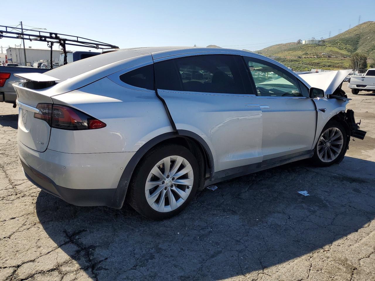2017 Tesla Model X - zdjęcie 3
