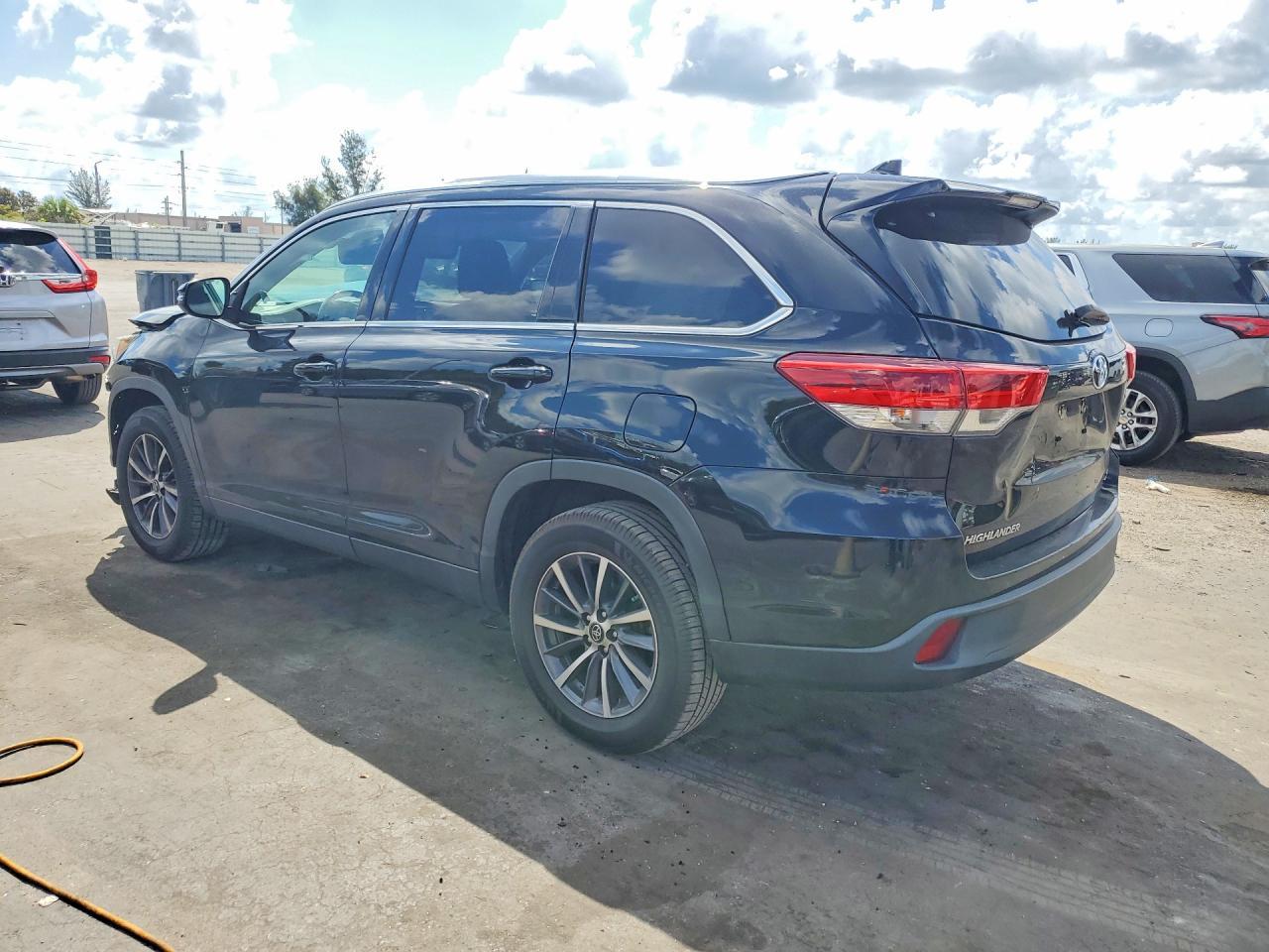 2019 Toyota Highlander Xle - zdjęcie 2