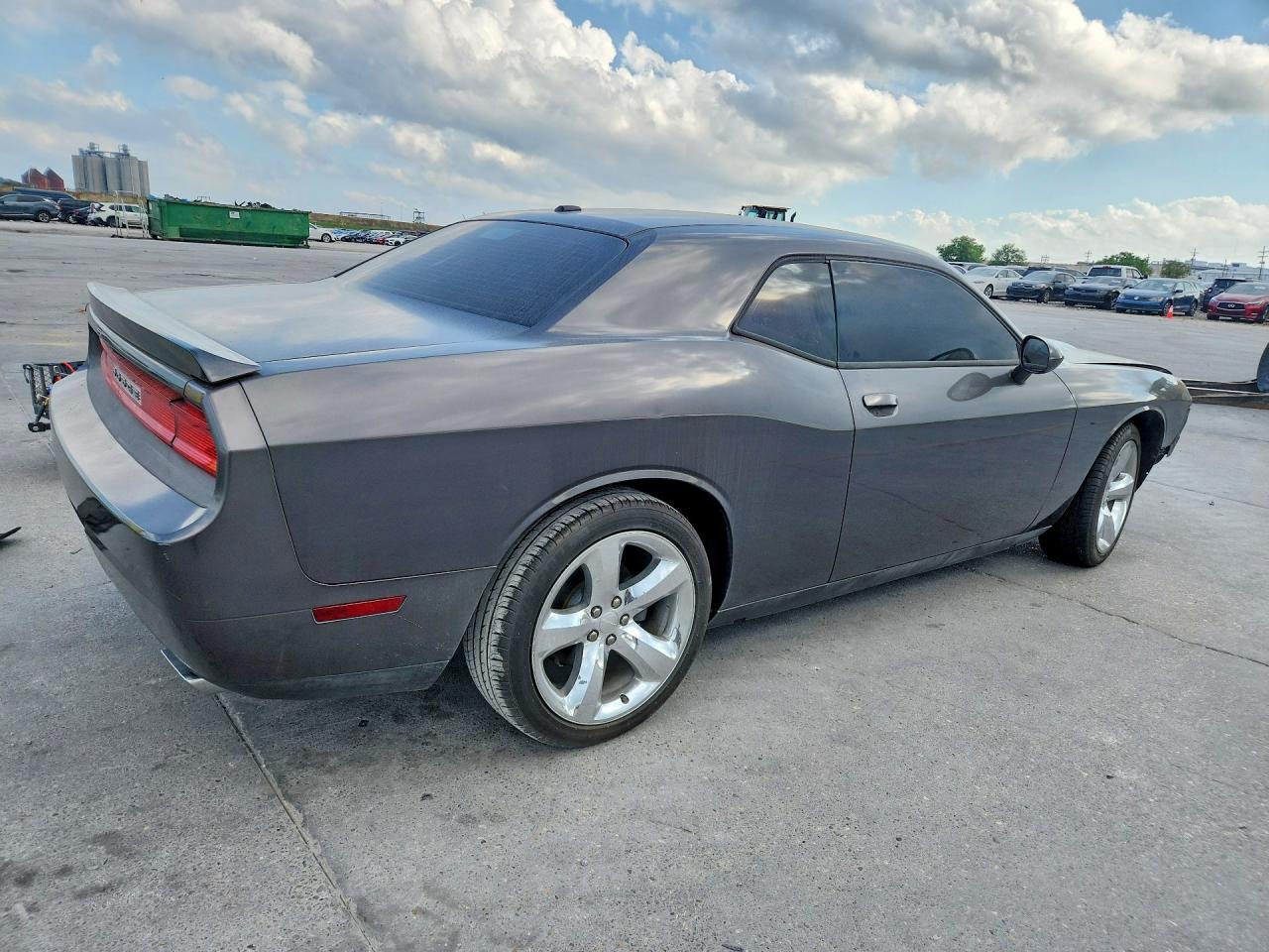 2014 Dodge Challenger Sxt - zdjęcie 3