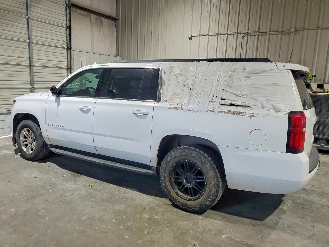 2015 Chevrolet Suburban K1500 Lt - zdjęcie 2