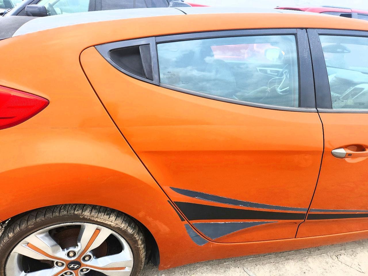 2013 Hyundai Veloster Base - zdjęcie 11