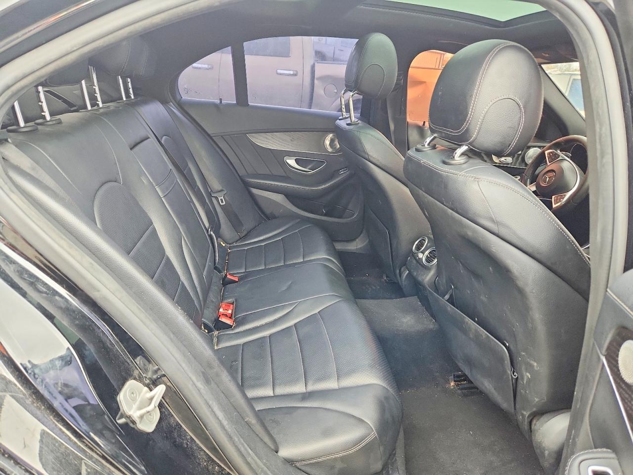2015 Mercedes-Benz C 300 4Matic - zdjęcie 10