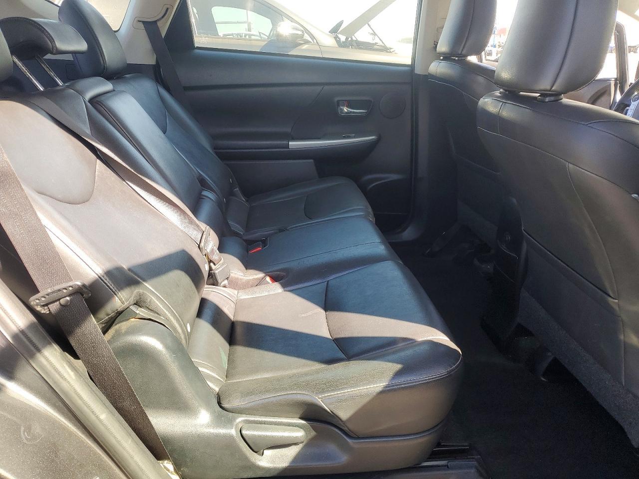 2017 Toyota Prius V Five - zdjęcie 10