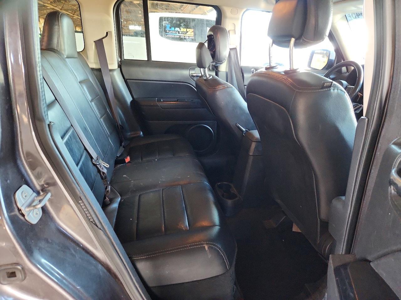 2016 Jeep Patriot Latitude - zdjęcie 11