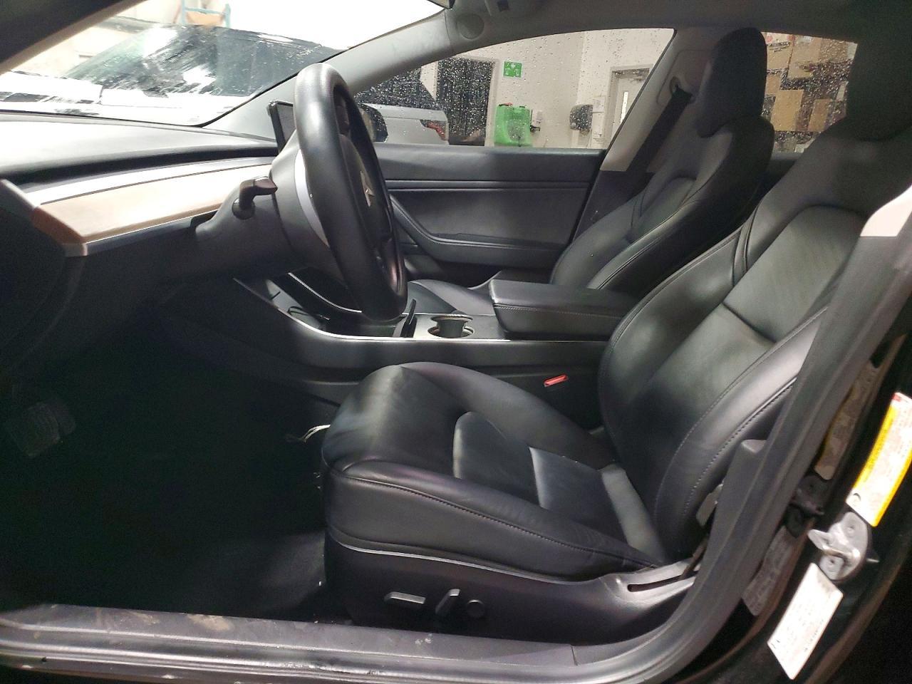 2019 Tesla Model 3 - zdjęcie 7