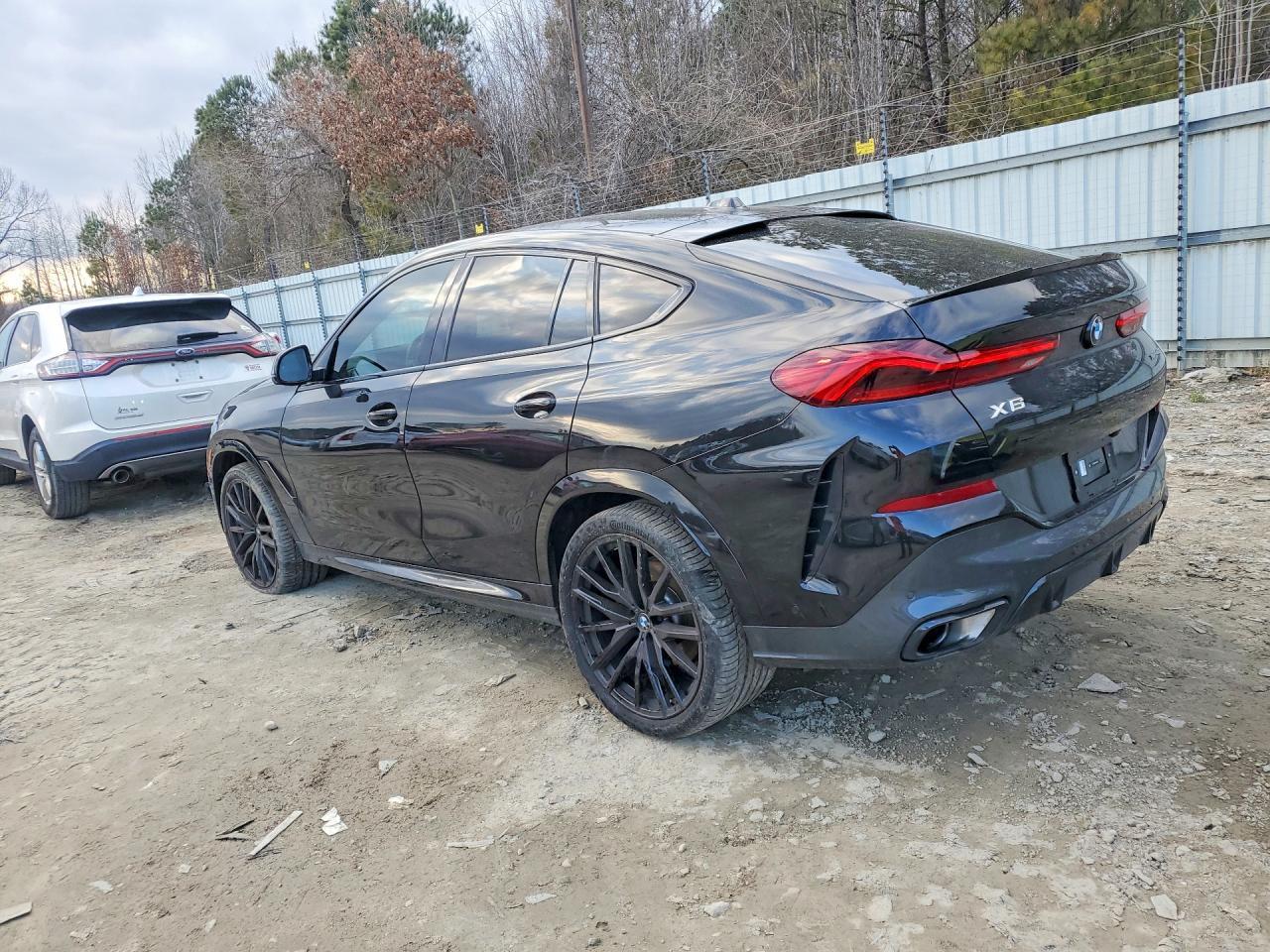2025 BMW X6 xDrive40I - zdjęcie 2