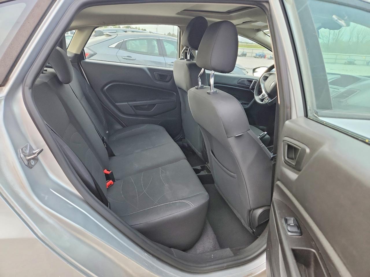 2019 Ford Fiesta Se - zdjęcie 10