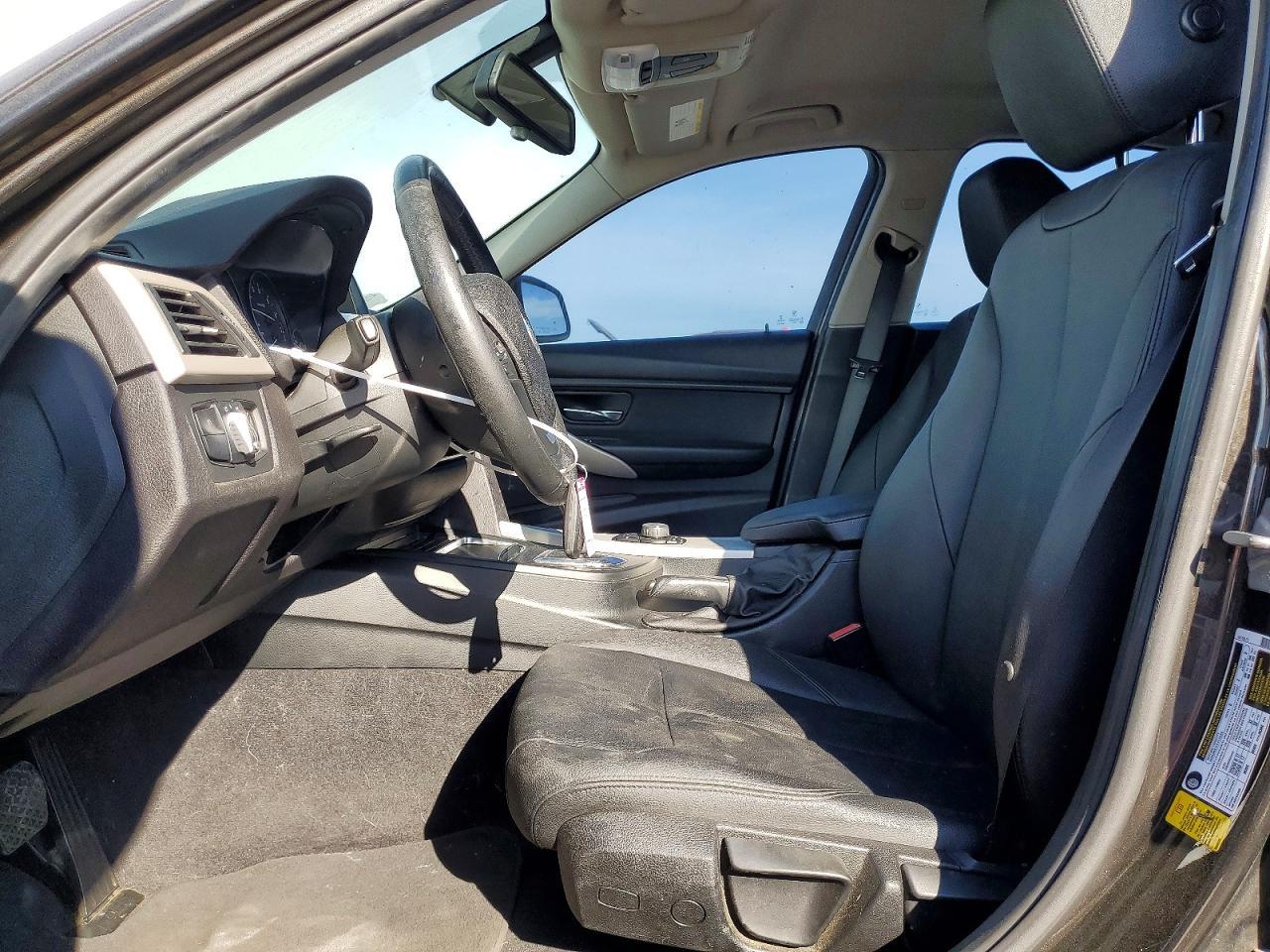 2016 BMW 320 I - zdjęcie 7