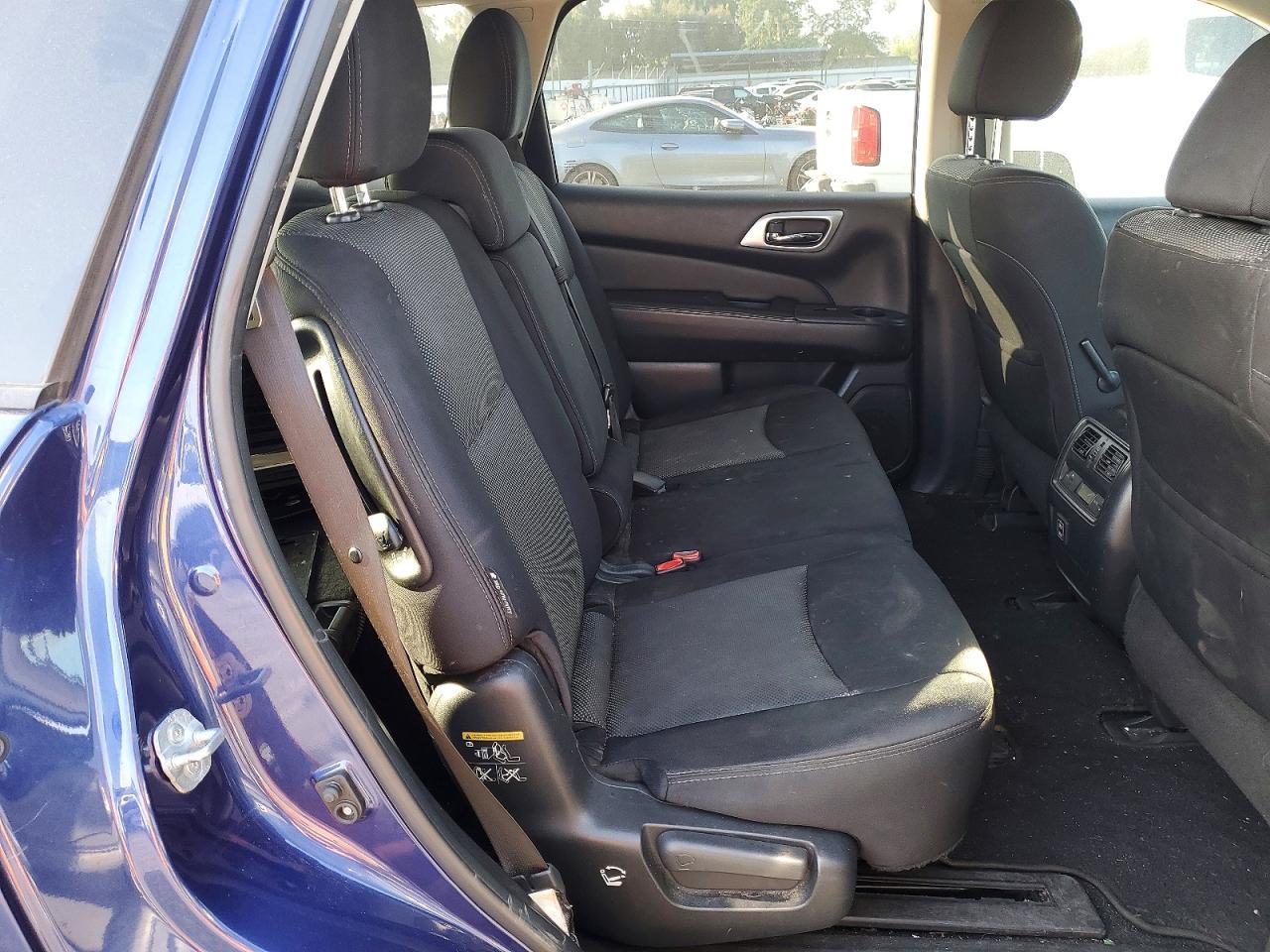 2018 Nissan Pathfinder Sv - zdjęcie 11