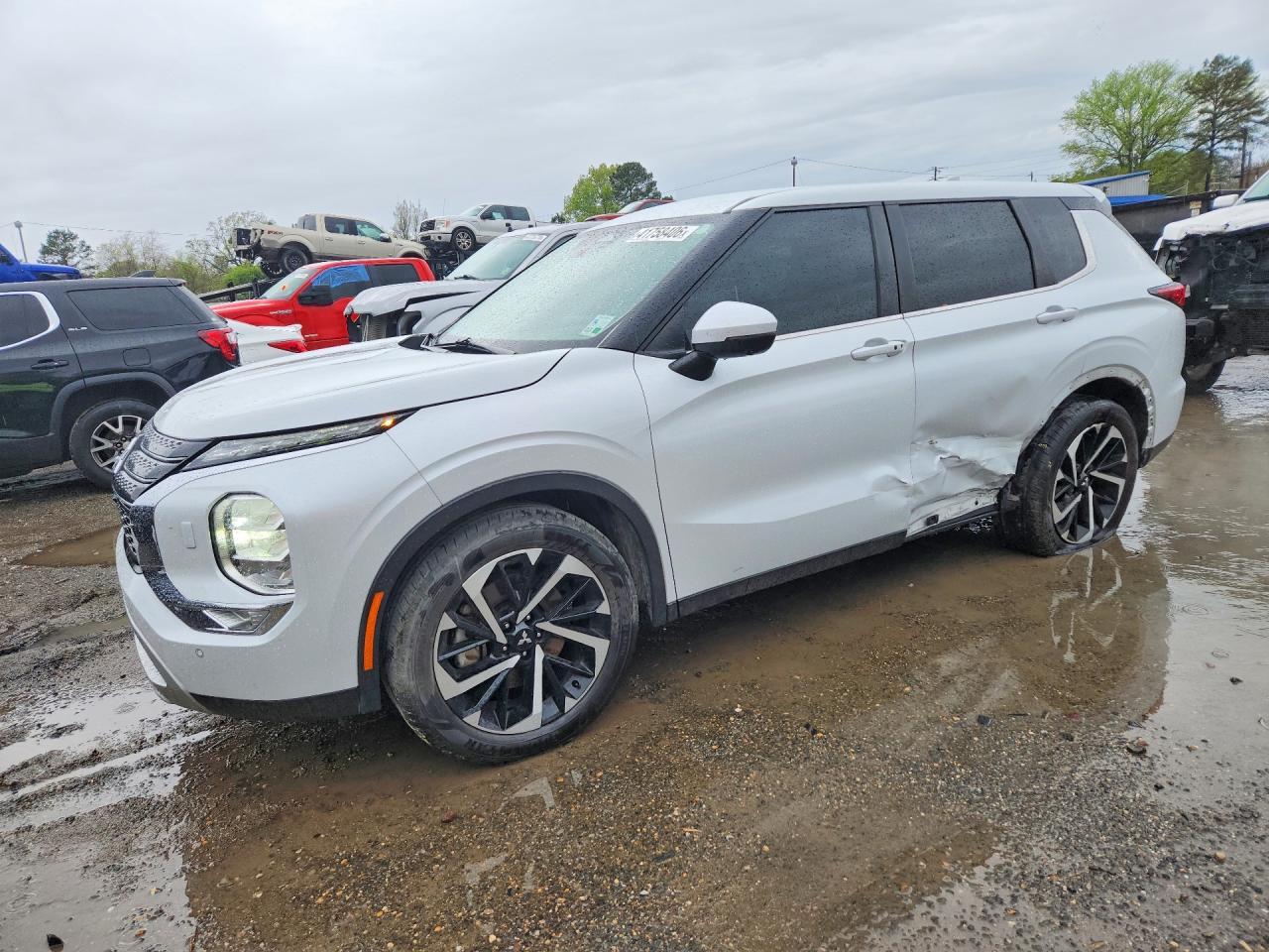 2022 Mitsubishi Outlander Se - zdjęcie główne