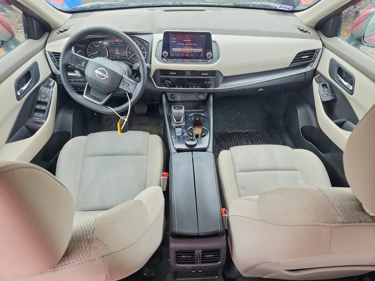 2025 Nissan Rogue Sv - zdjęcie 8