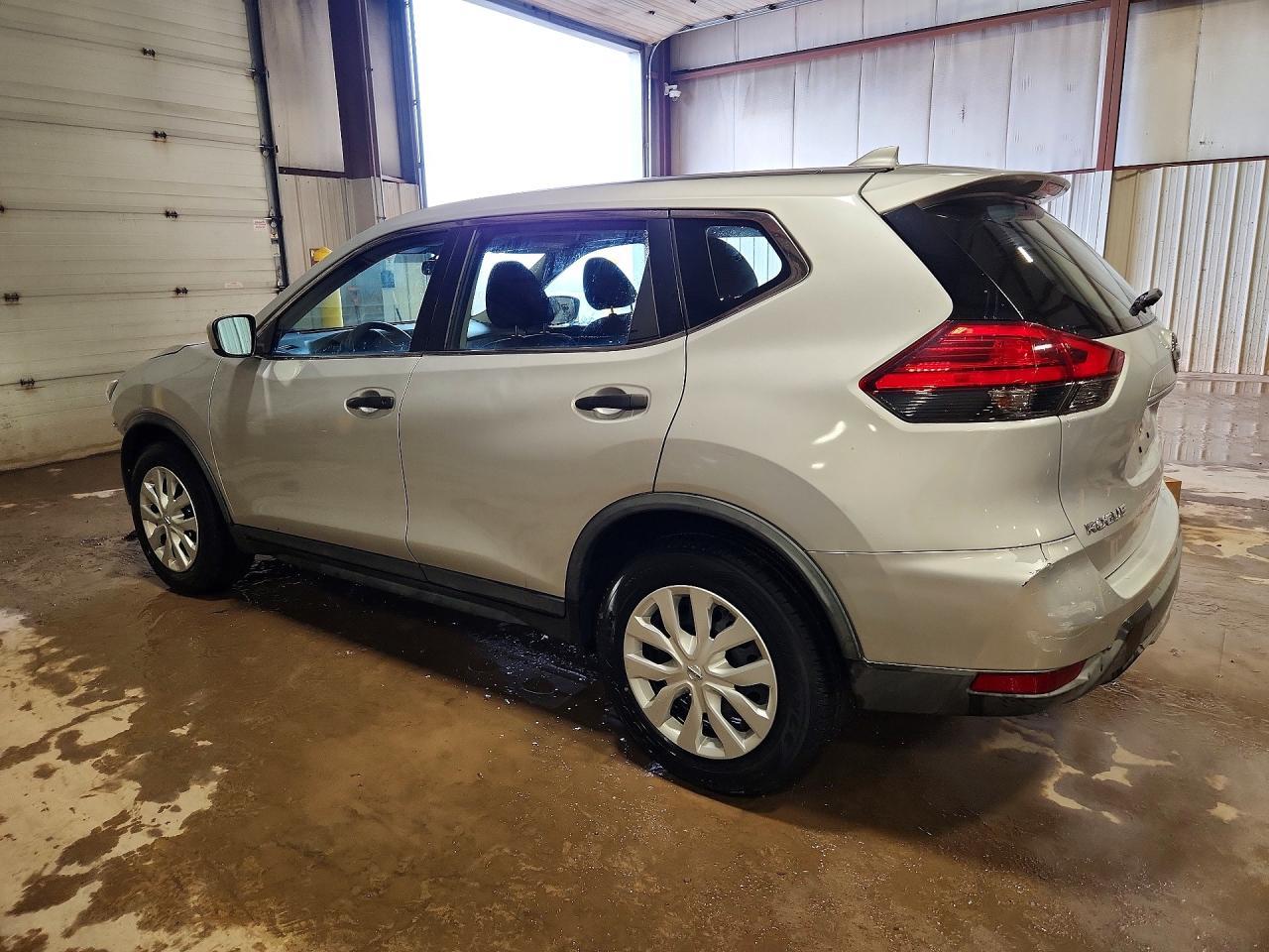 2017 Nissan Rogue S - zdjęcie 2