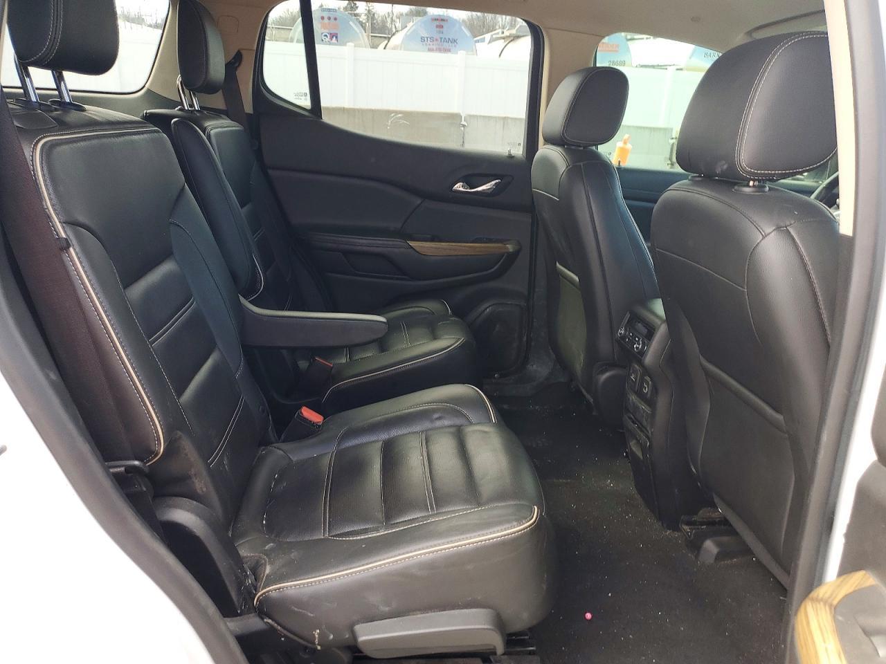 2019 GMC Acadia Denali - zdjęcie 11