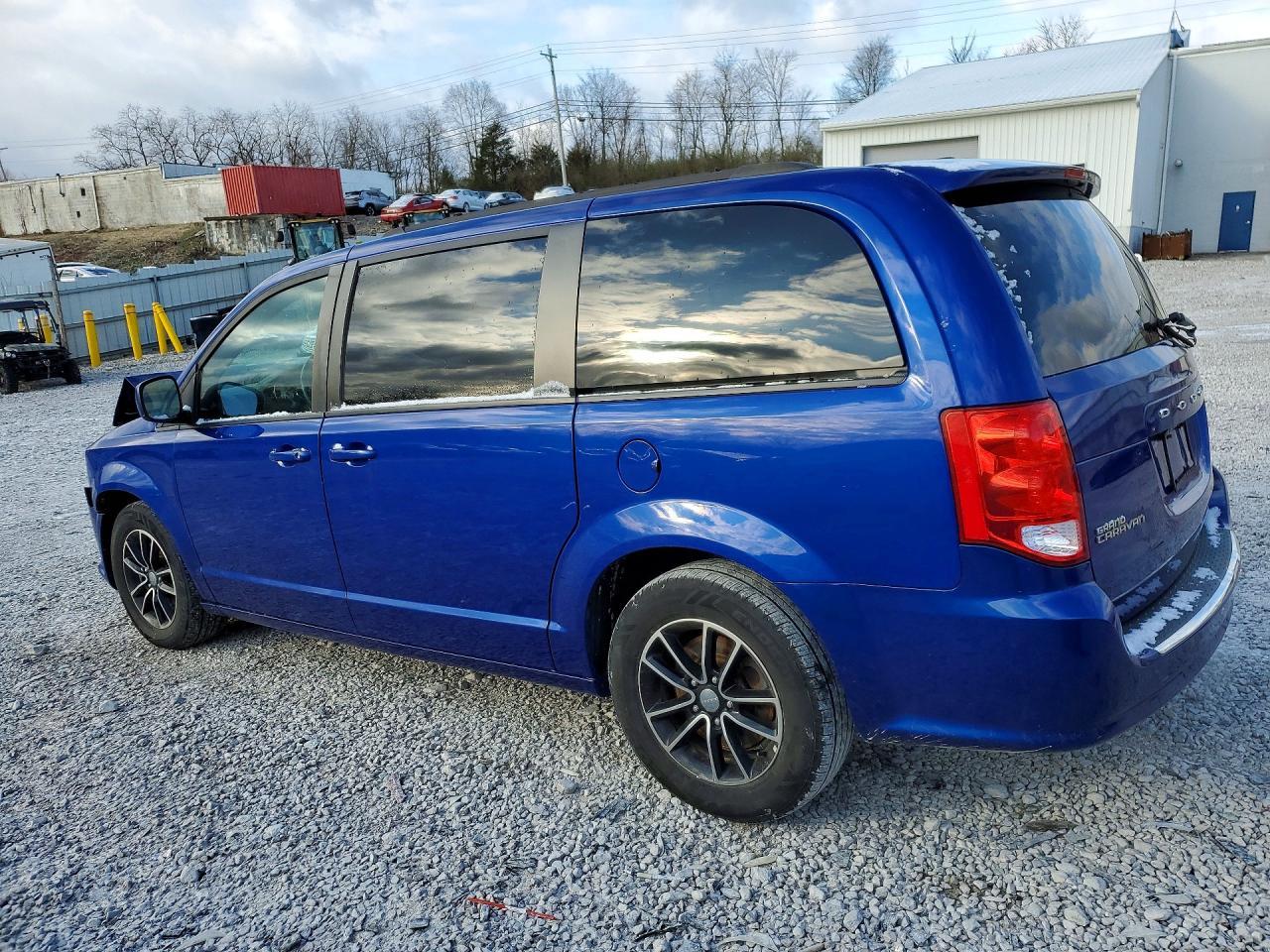 2019 Dodge Grand Caravan Gt - zdjęcie 2