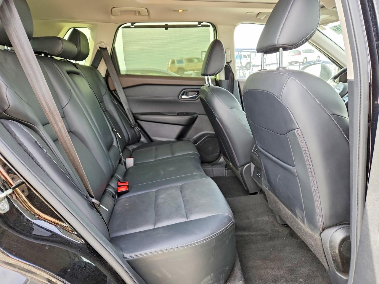 2023 Nissan Rogue Sv - zdjęcie 11