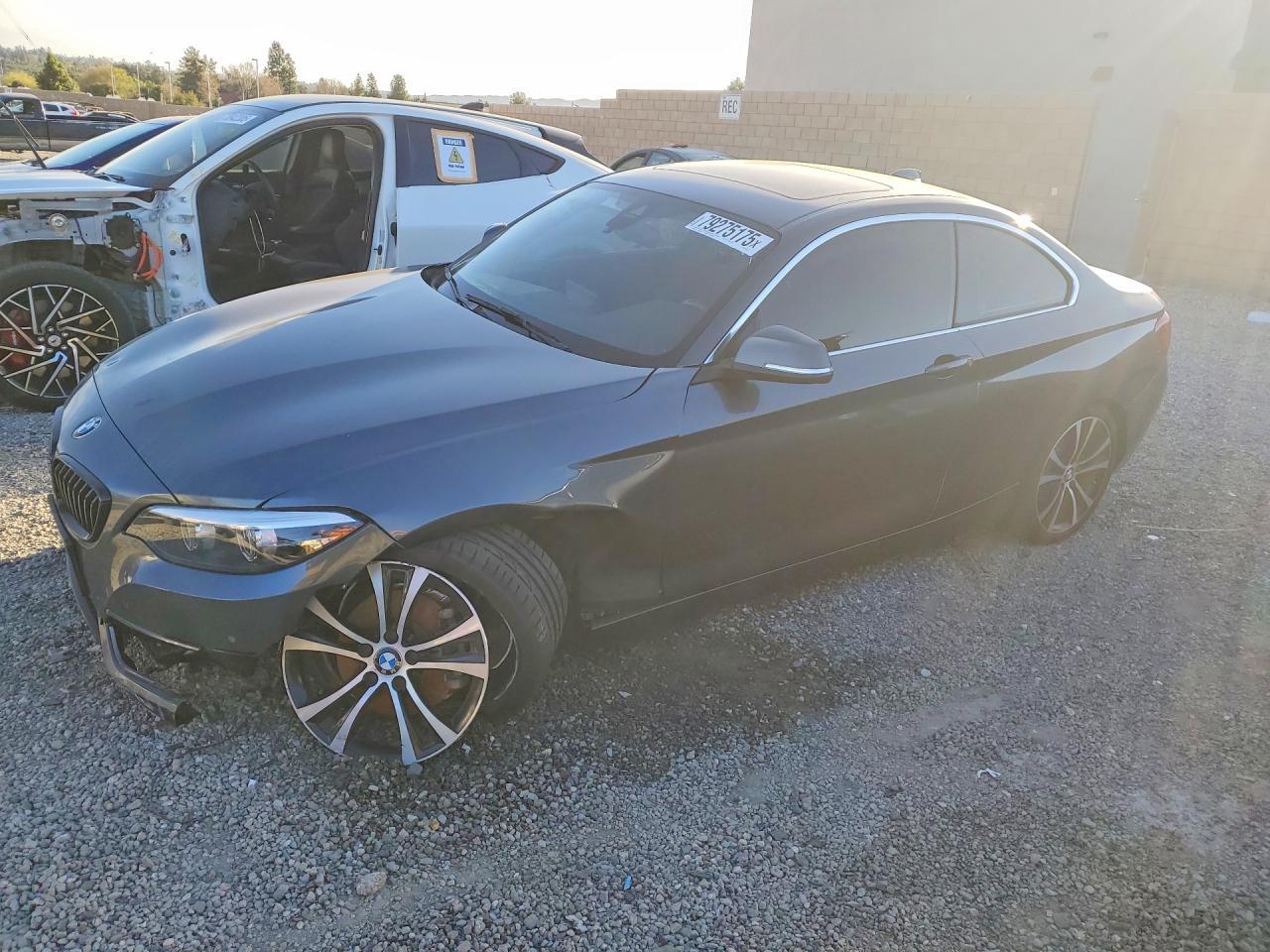 BMW Seria 2 - zdjęcie 1