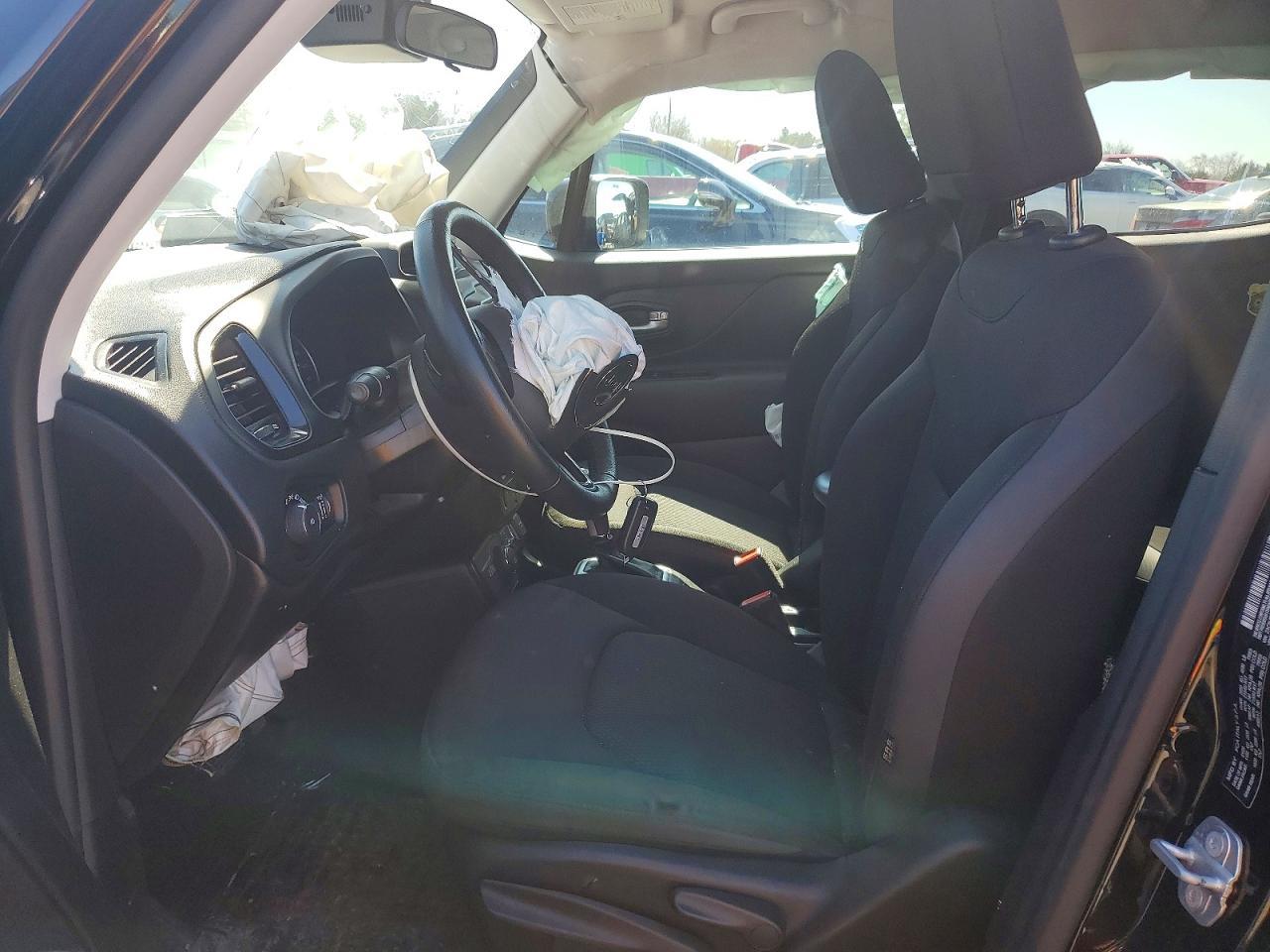 2020 Jeep Renegade Latitude - zdjęcie 7