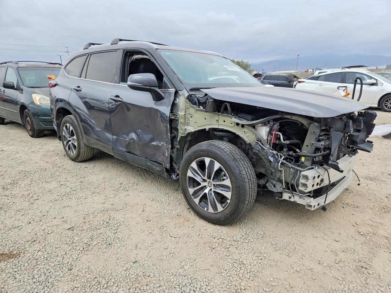 2024 Toyota Highlander Hybrid Xle - zdjęcie 4