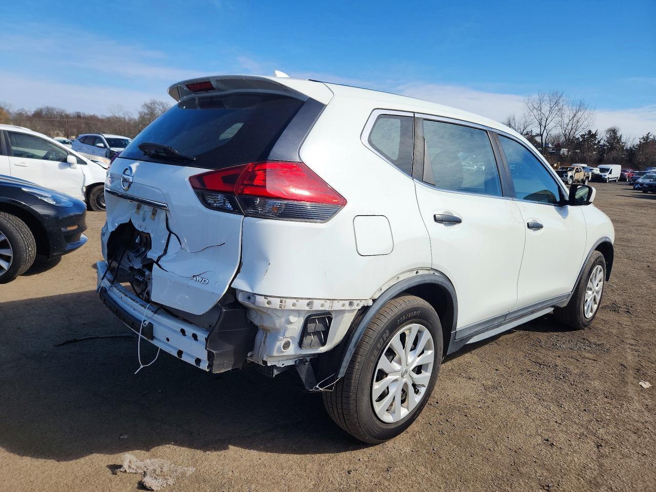 2017 Nissan Rogue S - zdjęcie 3