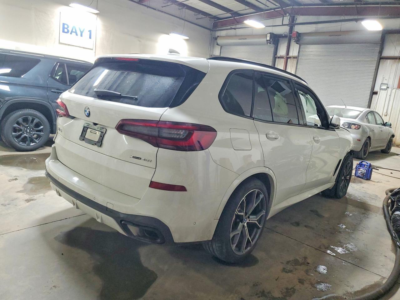 2021 BMW X5 xDrive40I - zdjęcie 3
