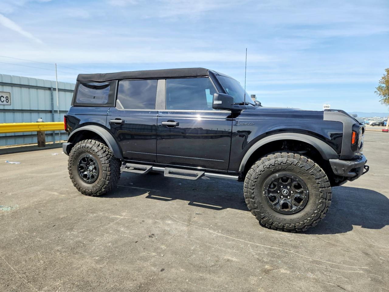 2023 Ford Bronco Base - zdjęcie 4