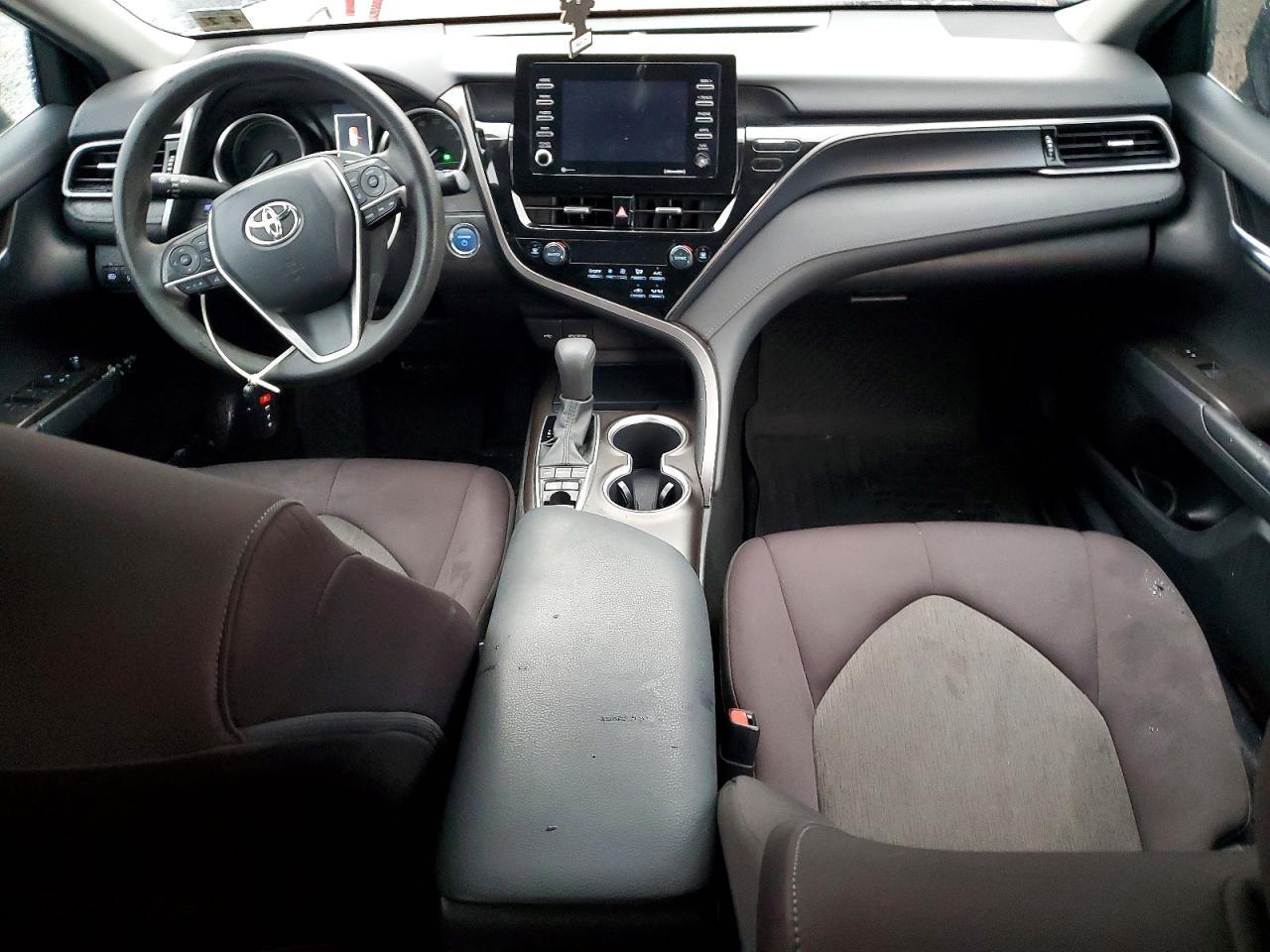 2022 Toyota Camry Hybrid Le - zdjęcie 15