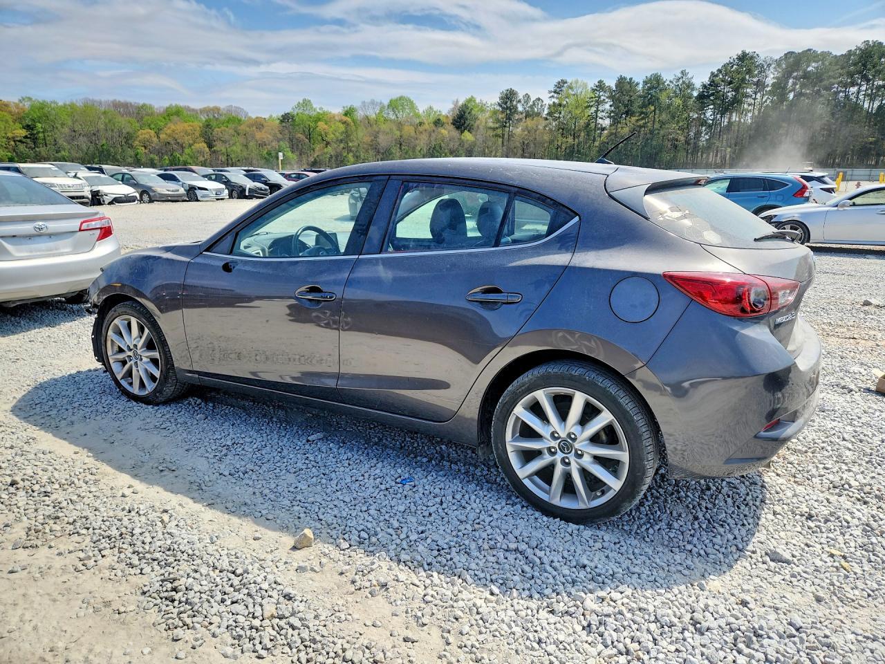 2017 Mazda 3 Touring - zdjęcie 2