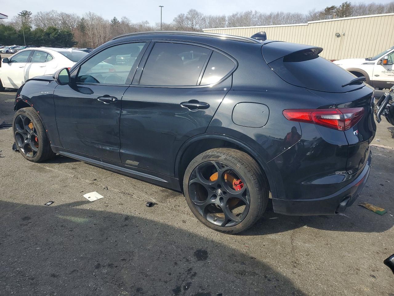 2023 Alfa Romeo Stelvio Ti - zdjęcie 2