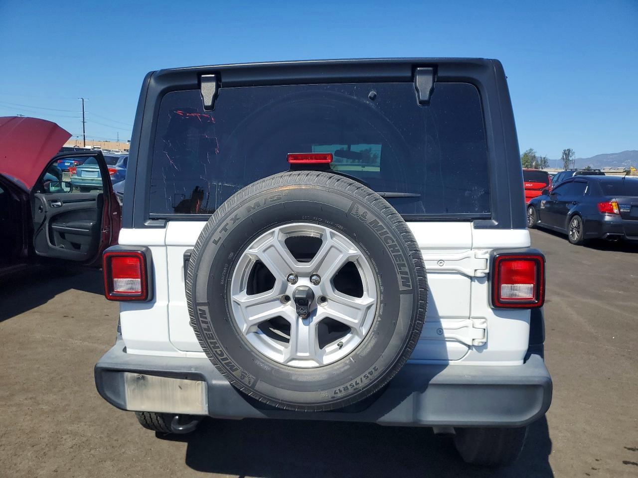 2020 Jeep Wrangler Unlimited Sport - zdjęcie 6