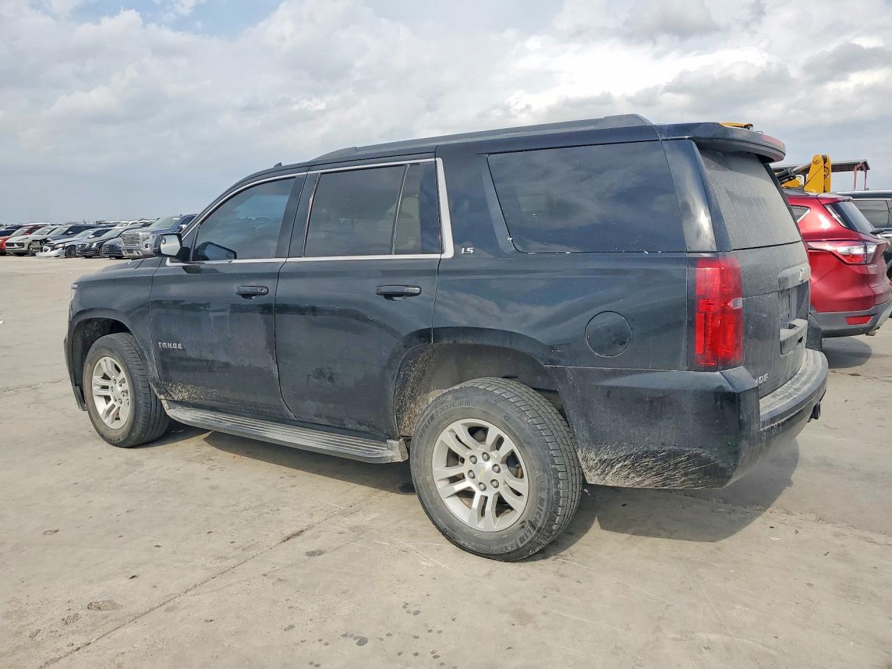 2015 Chevrolet Tahoe C1500 Ls - zdjęcie 2