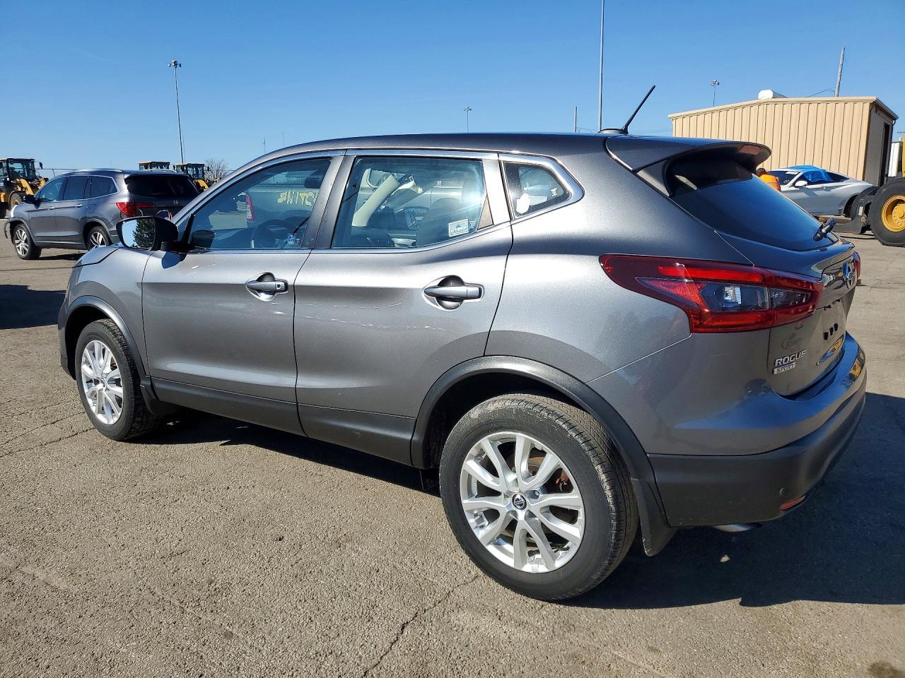 2021 Nissan Rogue Sport S - zdjęcie 2