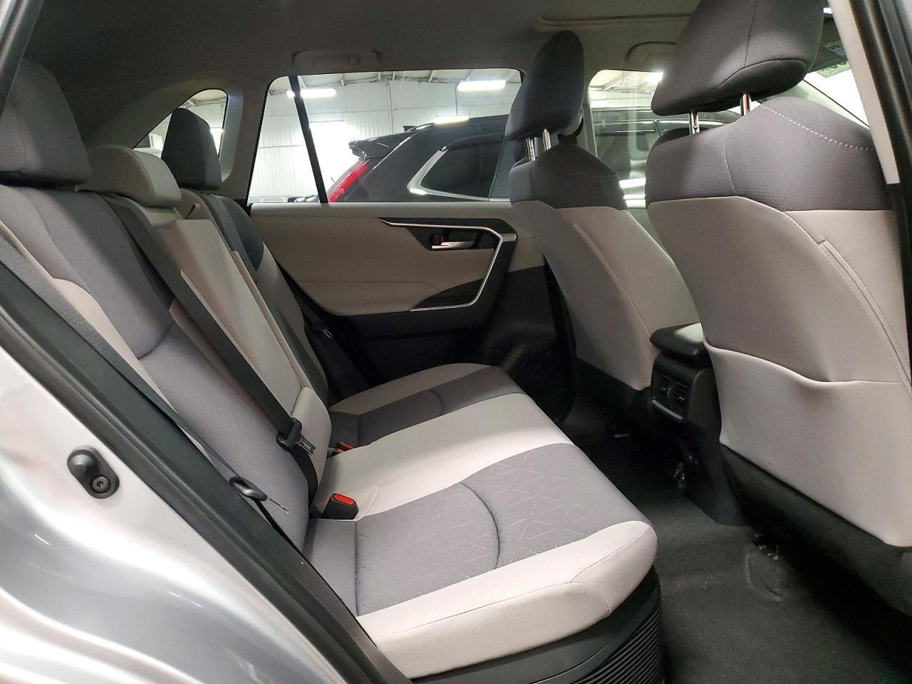 2025 Toyota Rav4 Hybrid Xle - zdjęcie 11