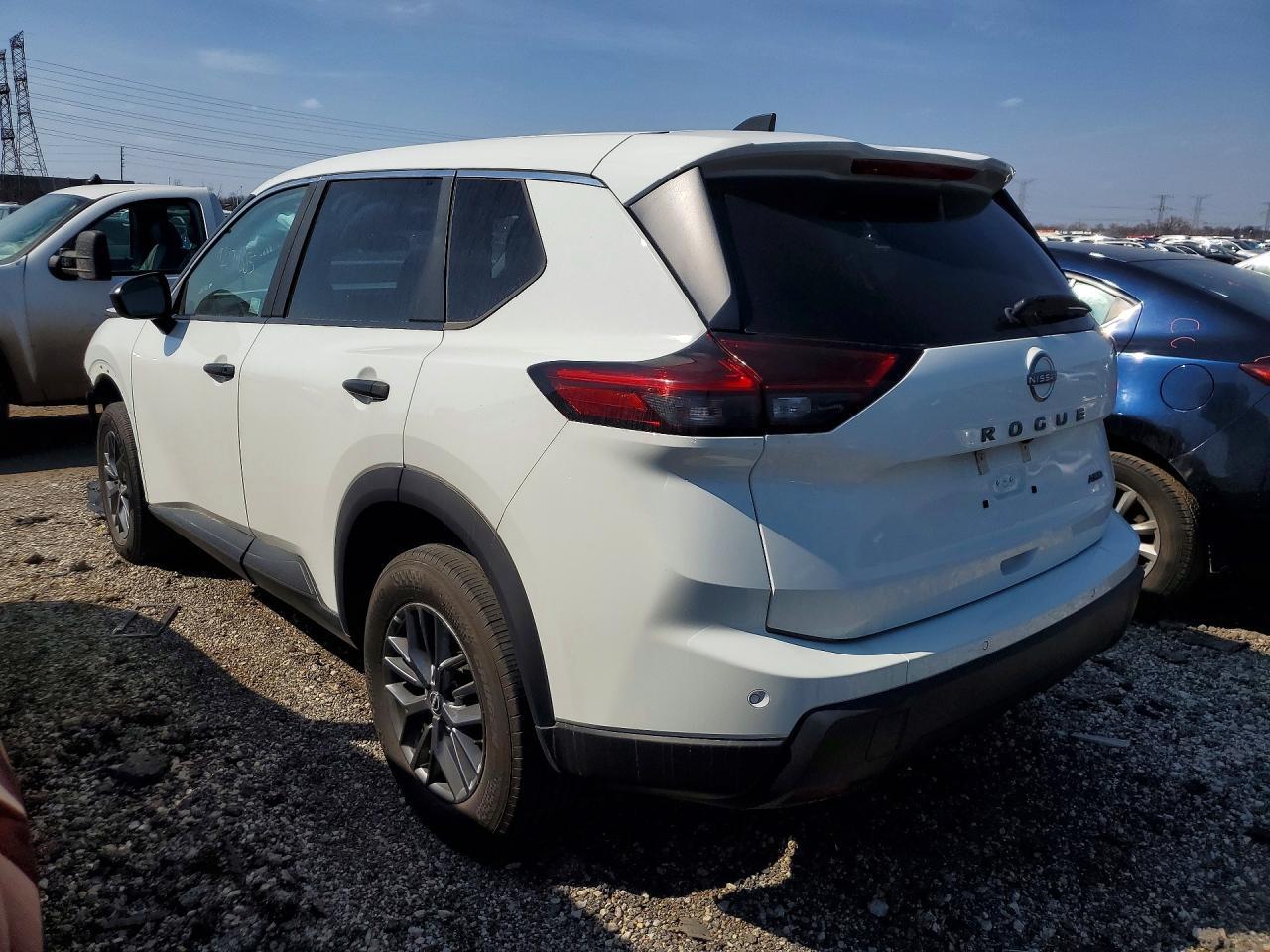 2024 Nissan Rogue S - zdjęcie 2