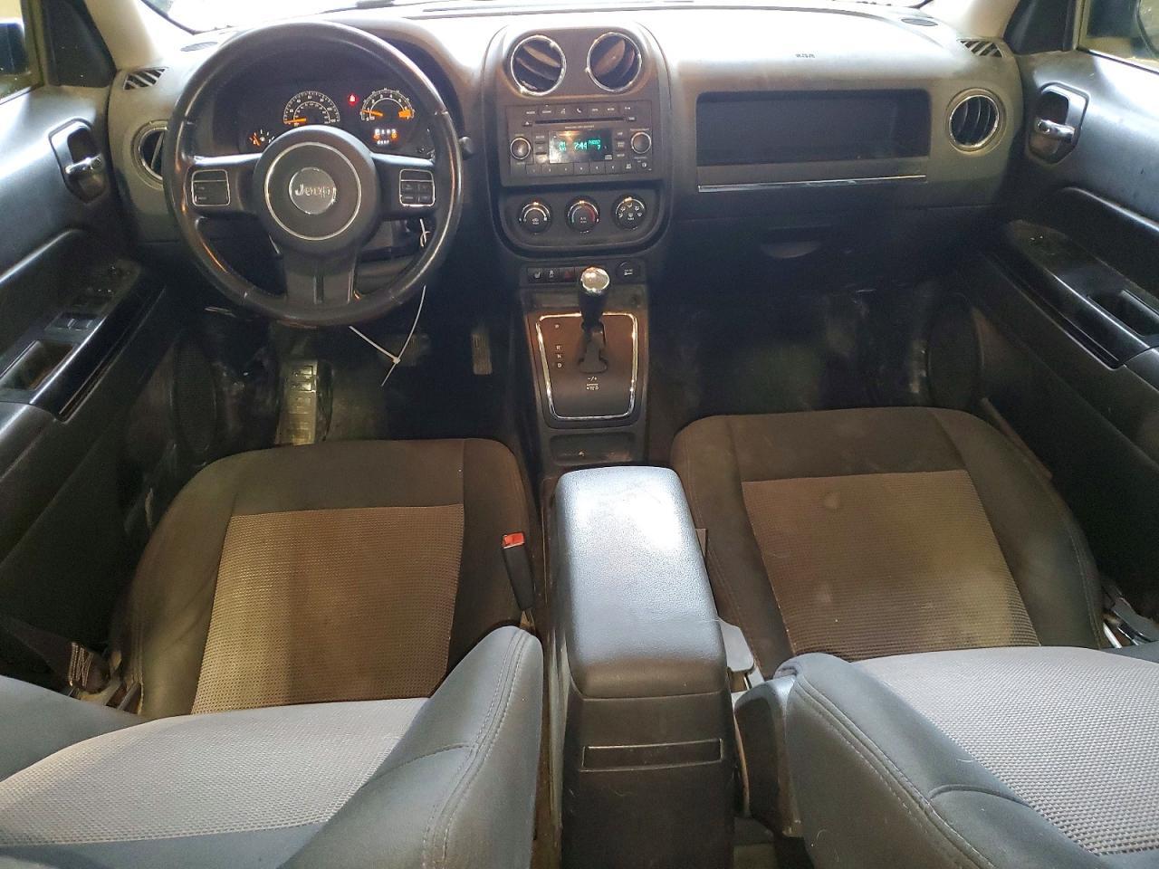 2014 Jeep Patriot Latitude - zdjęcie 8