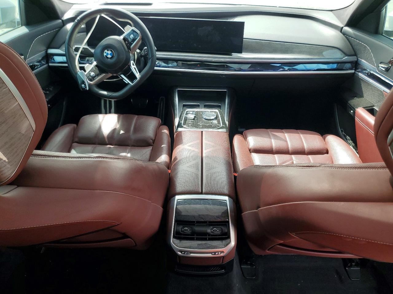 2023 BMW 760 Xi - zdjęcie 8