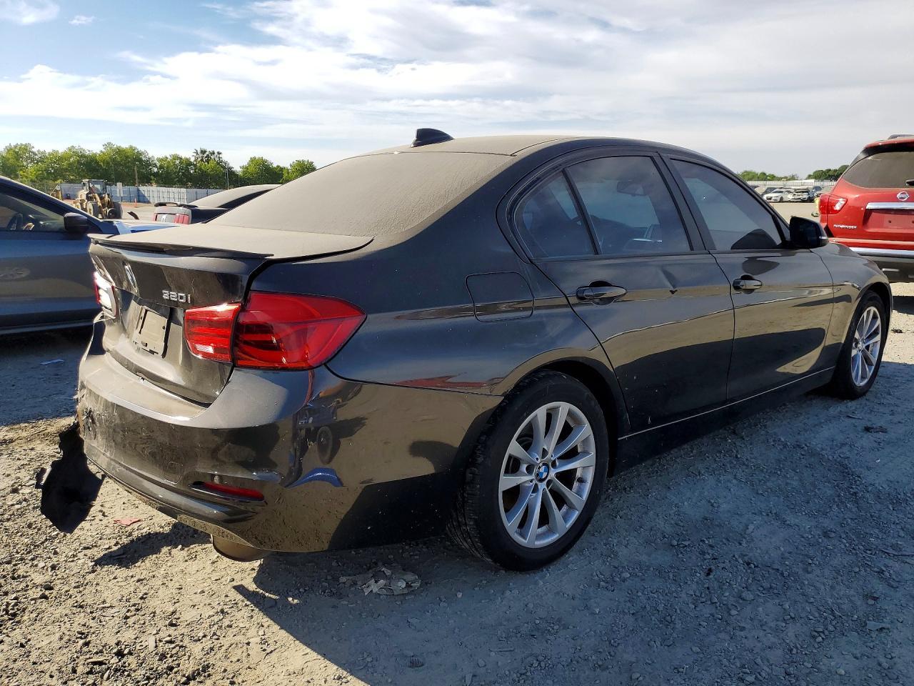 2016 BMW 320 I - zdjęcie 3