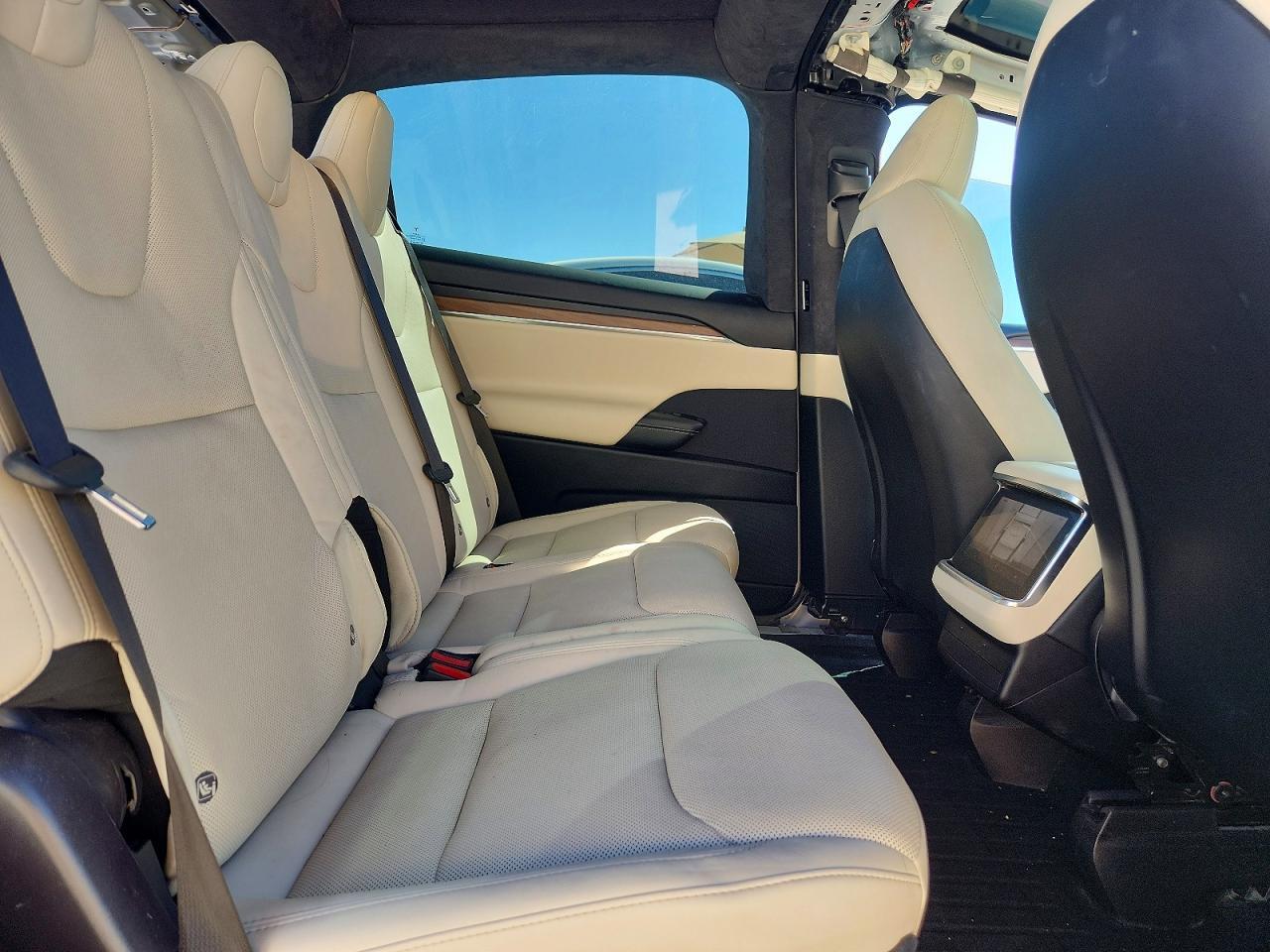 2022 Tesla Model X - zdjęcie 10