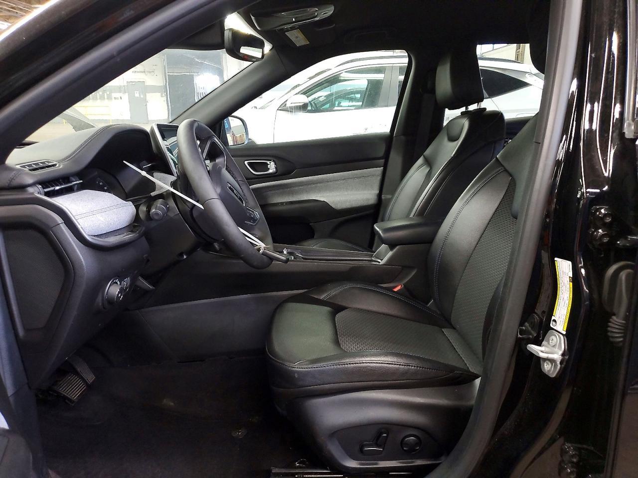 2025 Jeep Compass Latitude - zdjęcie 7