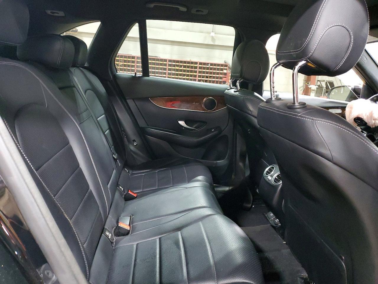 2018 Mercedes-Benz Glc 300 4Matic - zdjęcie 10