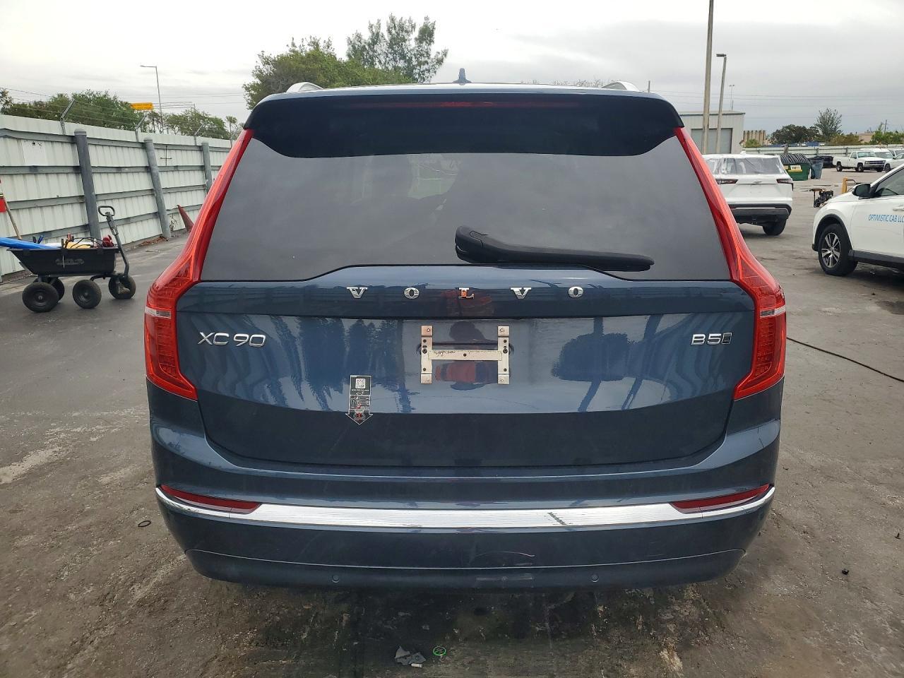 2025 Volvo Xc90 Core - zdjęcie 6