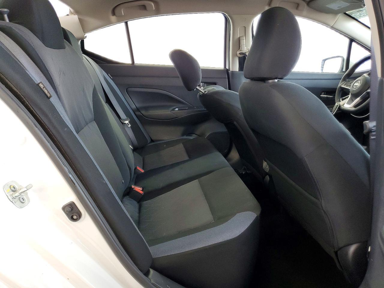 2025 Nissan Versa Sv - zdjęcie 10