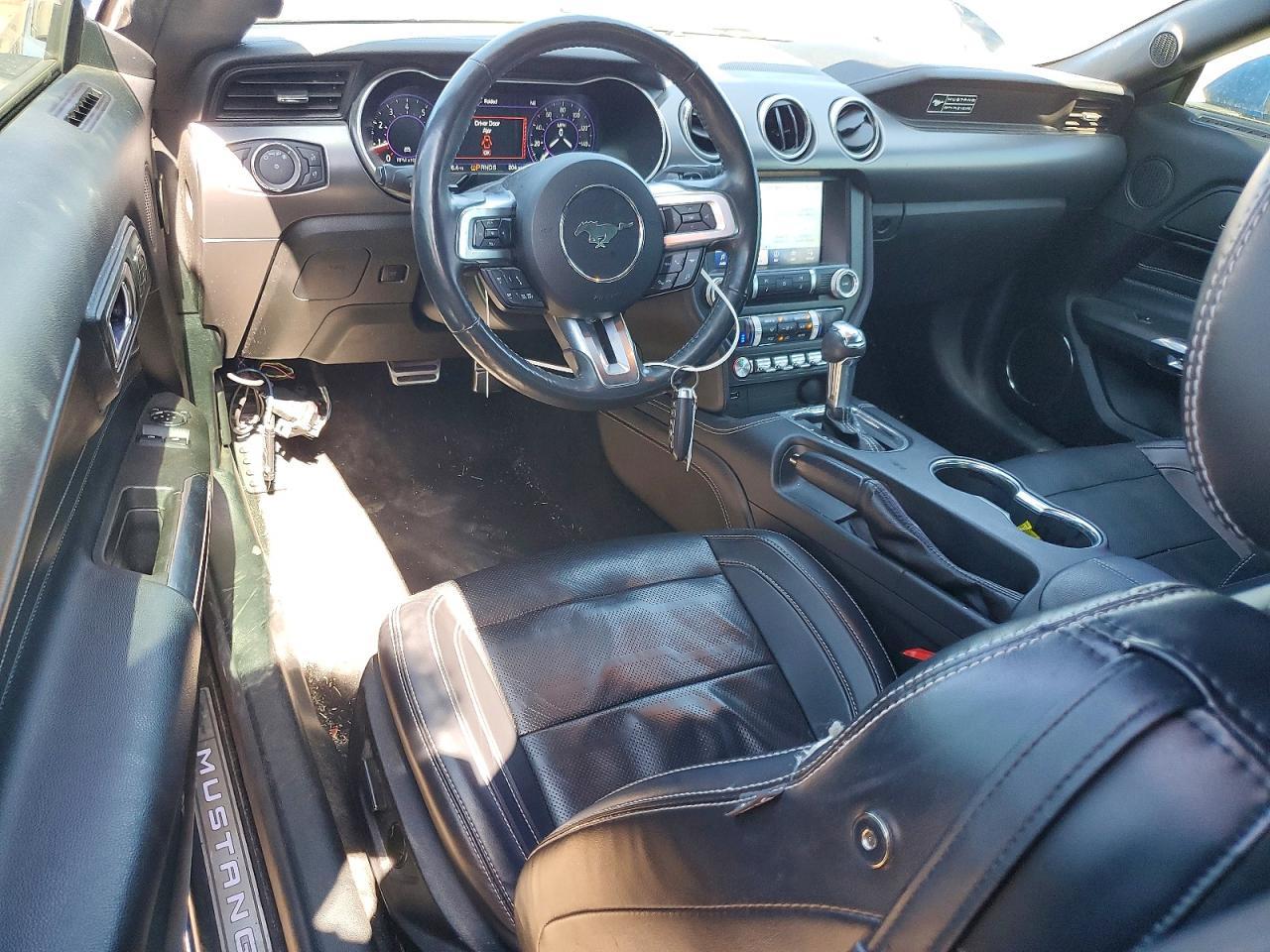 2020 Ford Mustang - zdjęcie 8